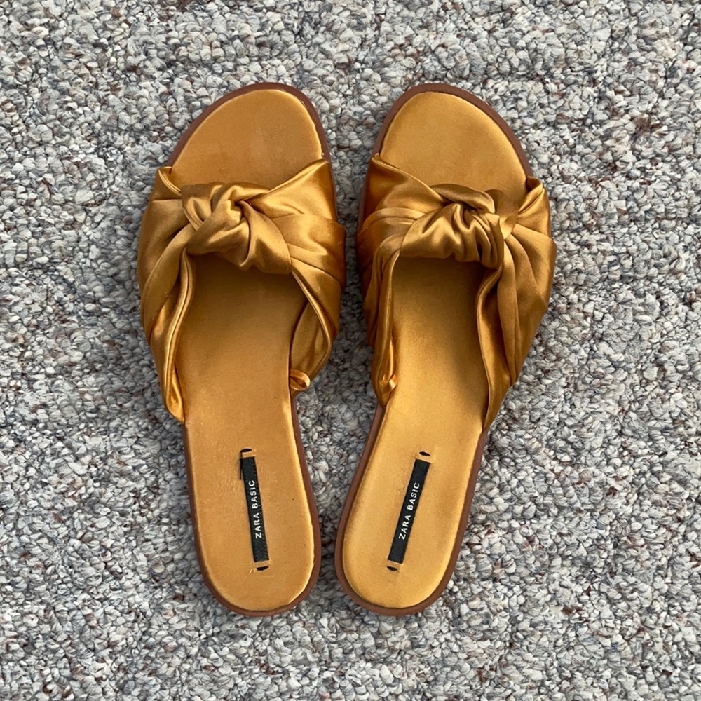 Zara Slides